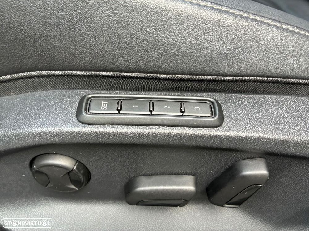 VW T-Roc 1.5 TSI R-Line DSG - 18