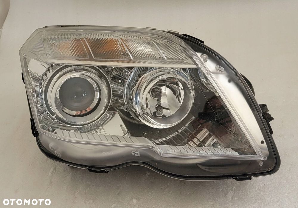 LAMPA PRAWA PRZÓD SOCZEWKA ZWYKŁA MERCEDES GLK X204 W204 2008-2012 - 1