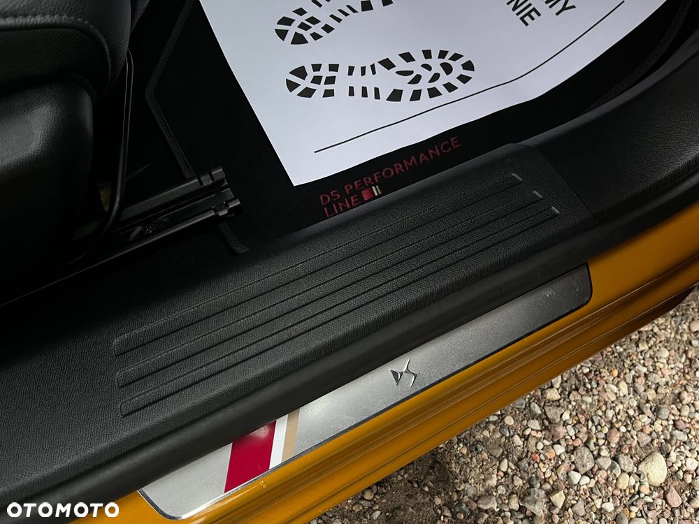 DS Automobiles DS 3 Crossback 1.2 PureTech Performance Line + - 25
