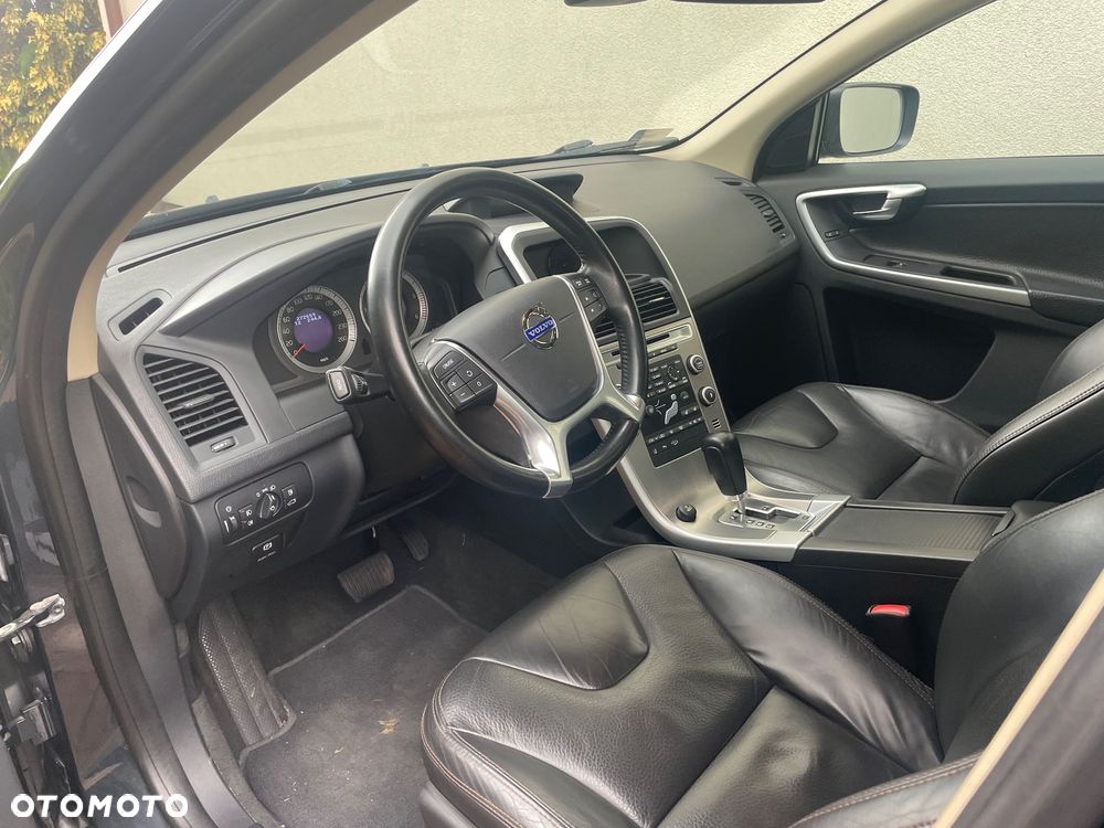 Volvo XC 60 2.4D AWD Summum - 10