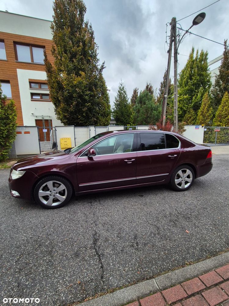 Skoda Superb 2.0 TDI Elegance DSG - 8