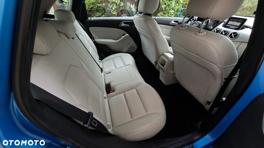 Mercedes-Benz Klasa B 180 CDI (BlueEFFICIENCY) - 14