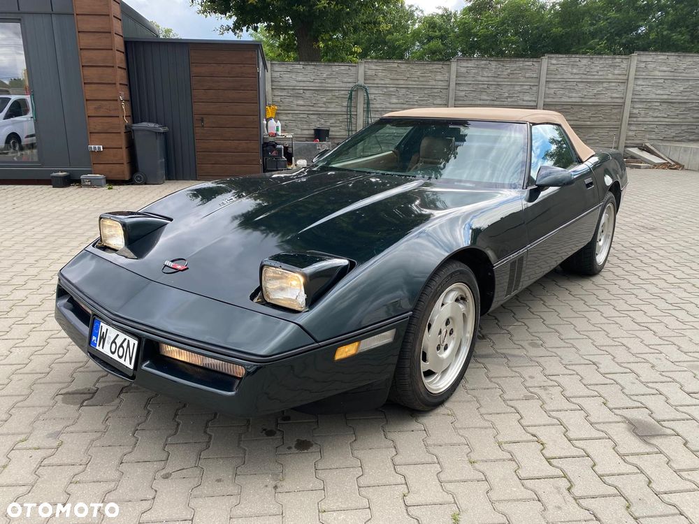 Chevrolet Corvette - 12
