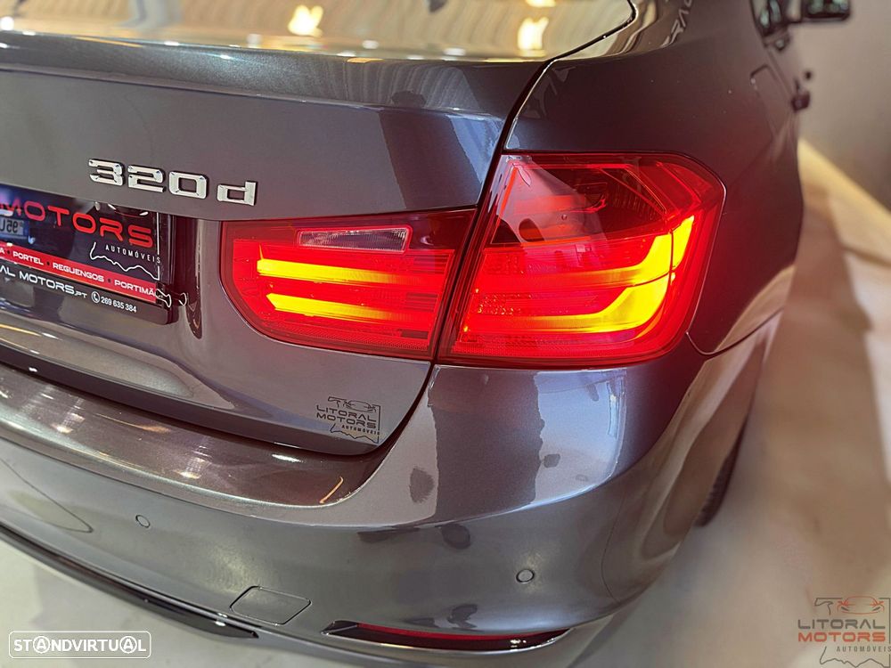 BMW 320 d Auto Line Sport - 12