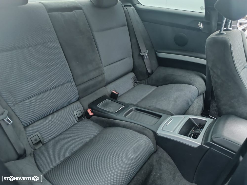 BMW 320 d Coupe - 11