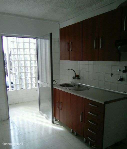 Venda de Apartamento T2 - Grande imagem: 3/12