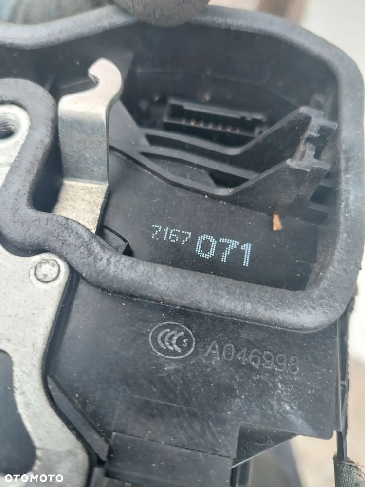 BMW E90 E91 E60 E61 ZAMEK LEWY PRZÓD EUROPA - 2