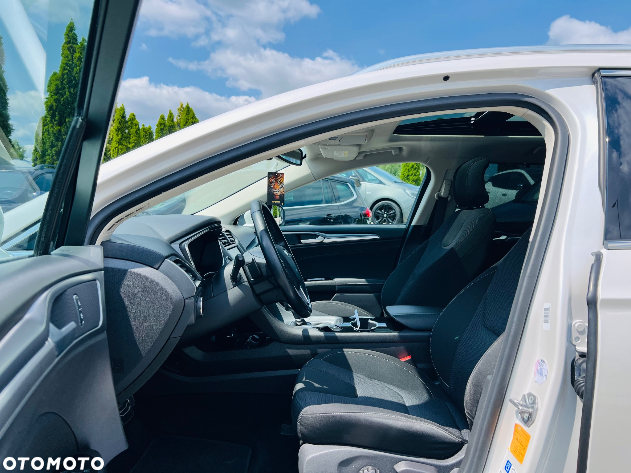 Ford Mondeo Turnier 2.0 TDCi Start-Stopp PowerShift-Aut Titanium - 13
