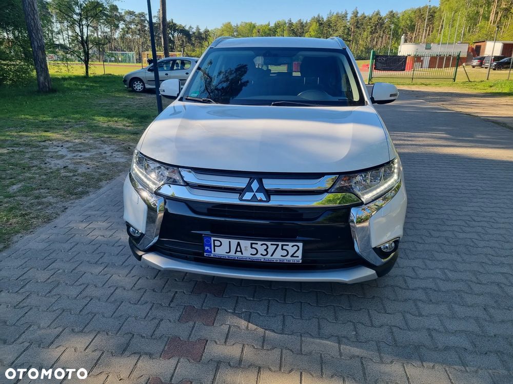 Mitsubishi Outlander 2.2 DI-D 4WD Automatik SUV-Star+ - 1