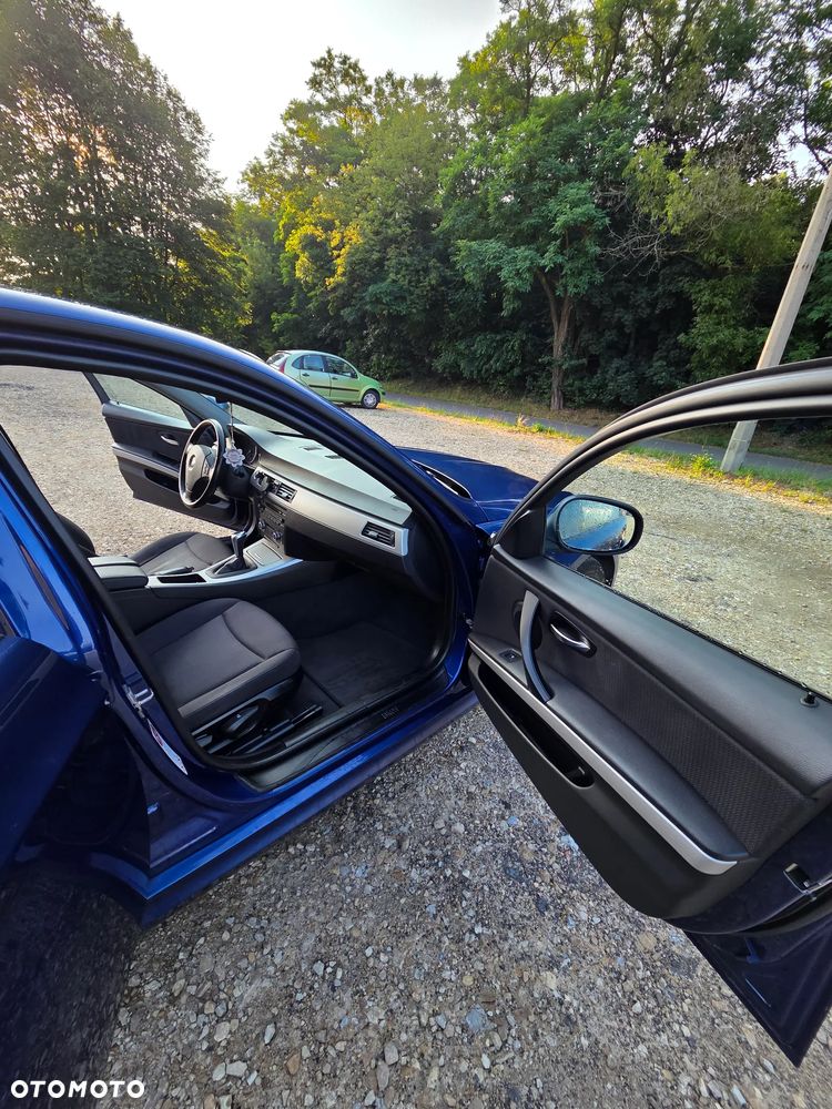 BMW Seria 3 318i - 12