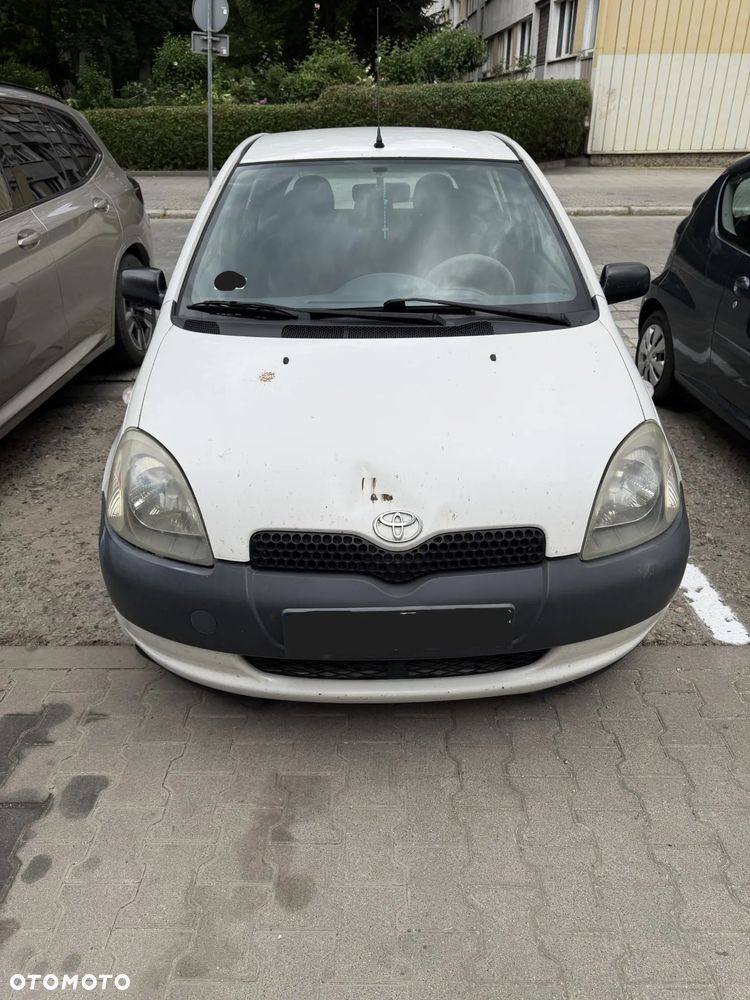 Toyota Yaris 1.0 Base - 4