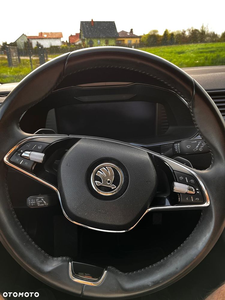 Skoda Superb 2.0 TDI DSG Style - 9