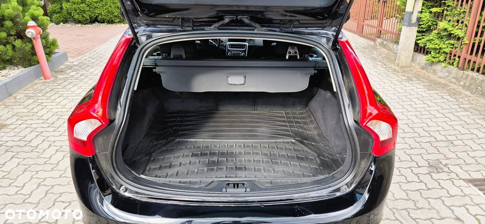 Volvo V60 D4 Drive-E Dynamic Edition (Momentum) - 10