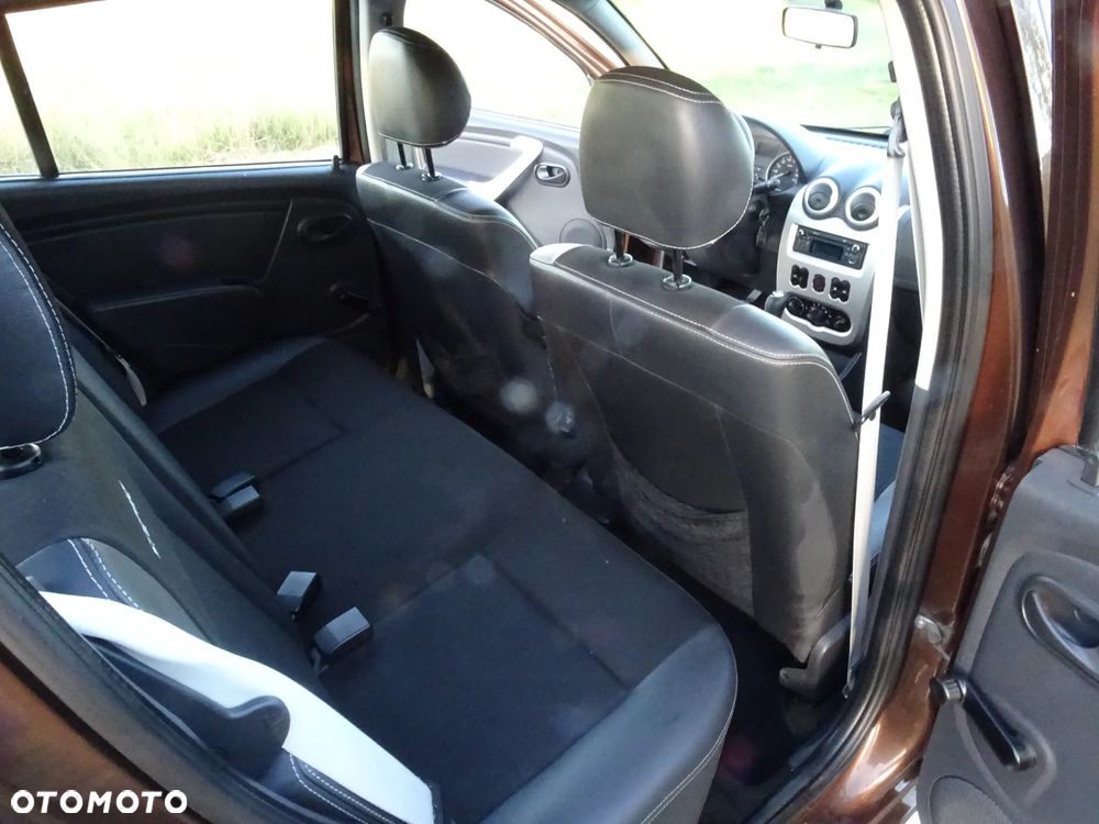 Dacia Sandero 1.6 MPI Stepway II - 8
