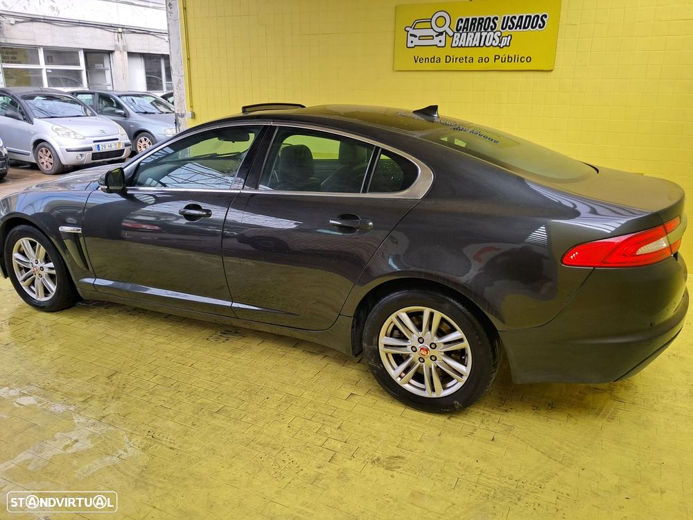 Jaguar XF 2.2 D Luxury - 4