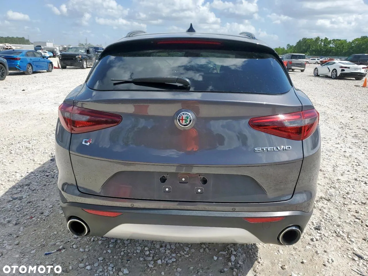 Alfa Romeo Stelvio 2.0 Turbo 16V AT8-Q4 Veloce Ti - 9