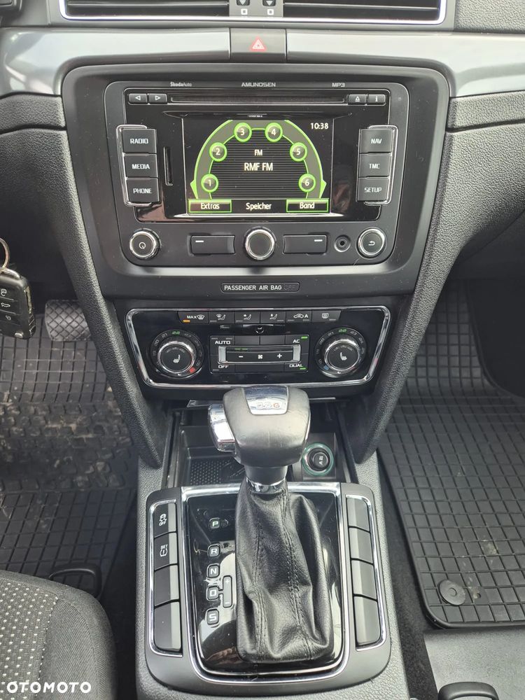 Skoda Superb 2.0 TDI DSG Exclusive - 17