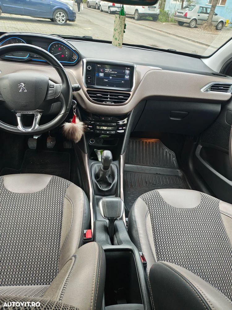 Peugeot 2008 1.2 VTi Allure - 6