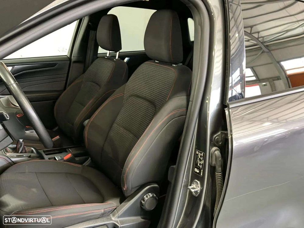 Ford Kuga 1.5 TDCi EcoBlue ST-Line - 9