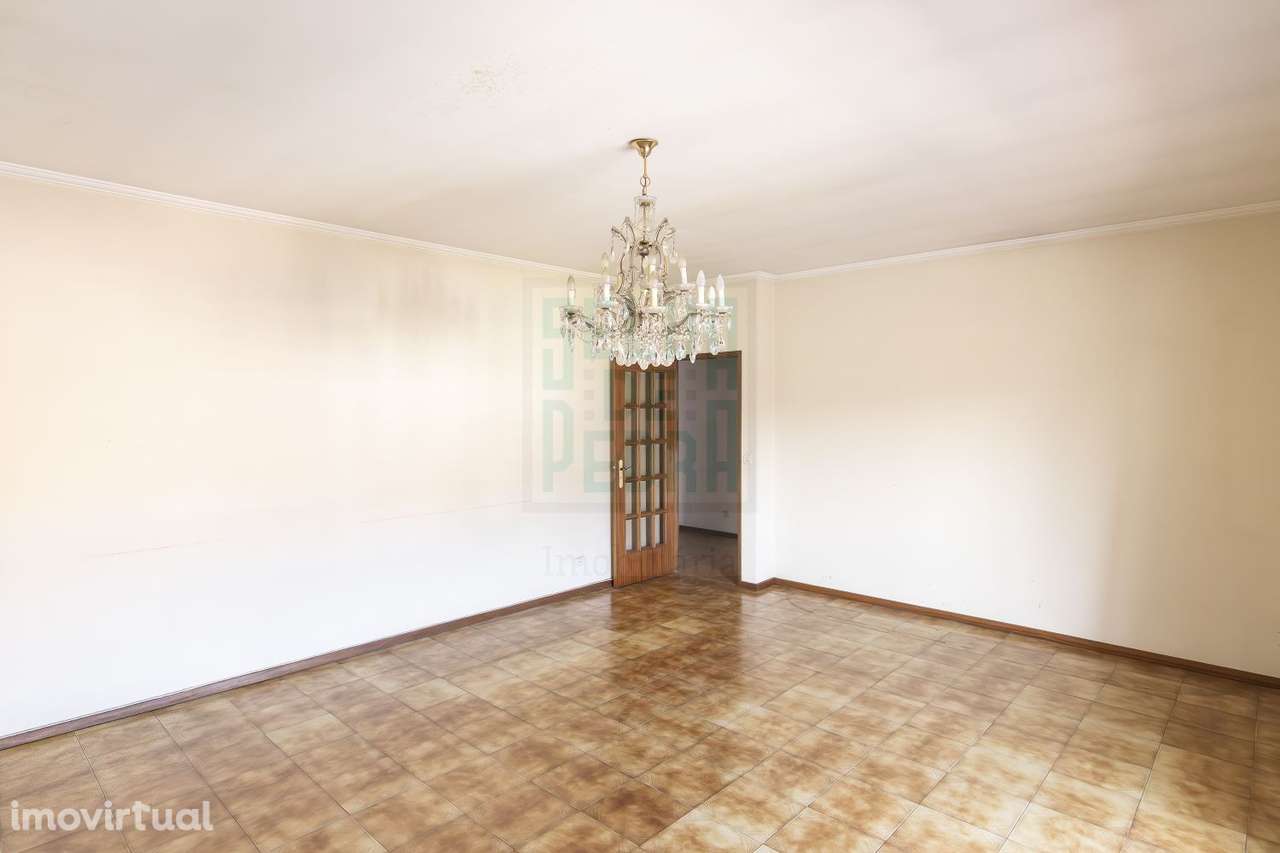 Apartamento T3 em Rio Tinto com 3 frentes e lugar de garagem - Grande imagem: 3/18