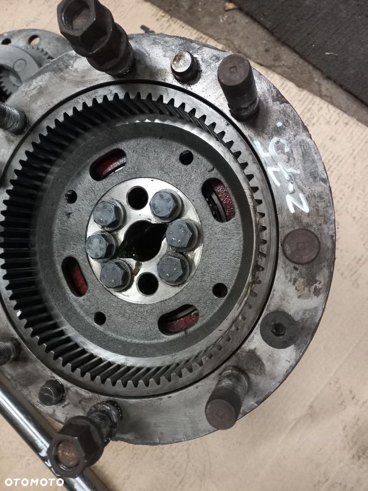 Części Case Maxxum IH 5120,5130,5140,5150,580K most 709/S2,półoś długa 81881C2,obudowa zwolnicy K395123,pokrywa,układ planetarny 81888C1,wieniec Z-75,9968069,koło zębate Z-29,N13513,koło K395126,półoś krutka Z-22,N14409,mechanizm różnicowy 109686A1,1349056C1,koło talerzowe 11z/32z , atak,81876C1 - 11