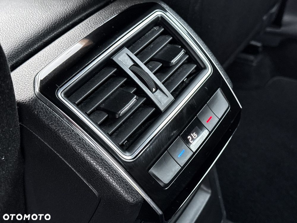 Skoda Superb 2.0 TDI DSG Ambition - 32