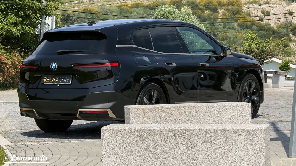 BMW iX xDrive 40 - 22