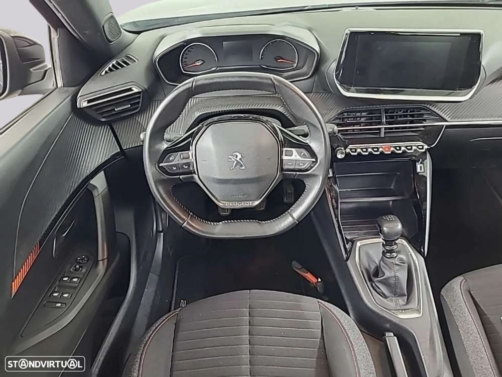 Peugeot 2008 - 5