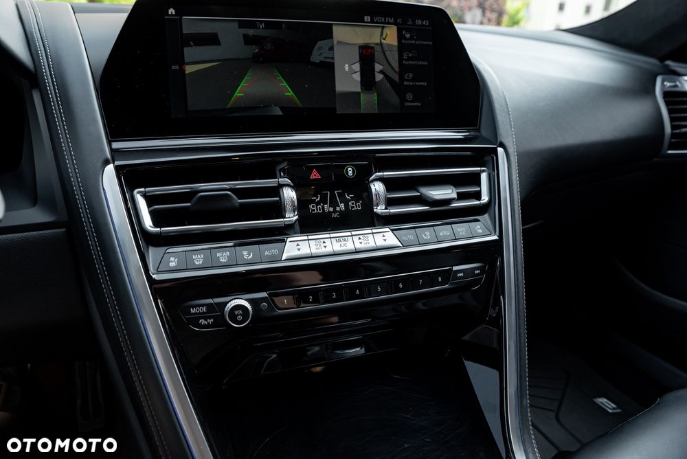 BMW Seria 8 - 28