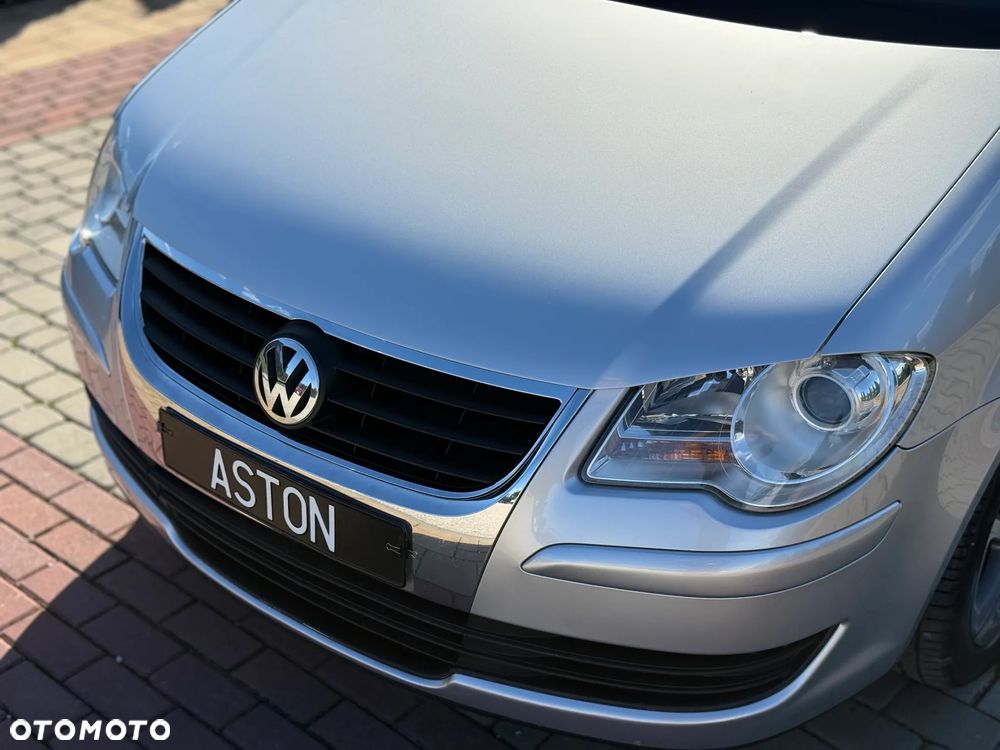 Volkswagen Touran 1.9 TDI DSG Highline - 13