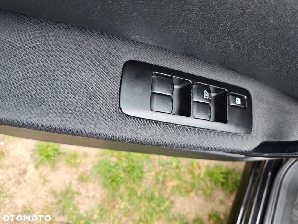 Nissan Qashqai 1.5 dCi DPF visia - 23