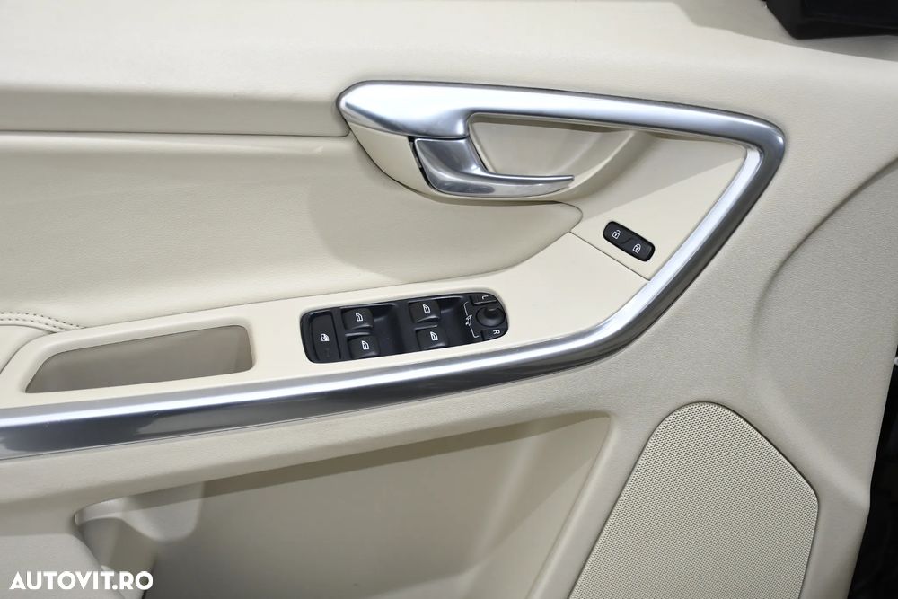 Volvo XC 60 D4AWD Summum - 22