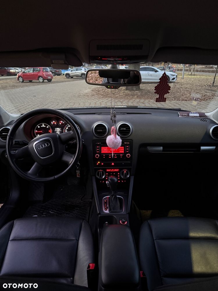 Audi A3 Sportback 1.6 TDI DPF S tronic Attraction - 7