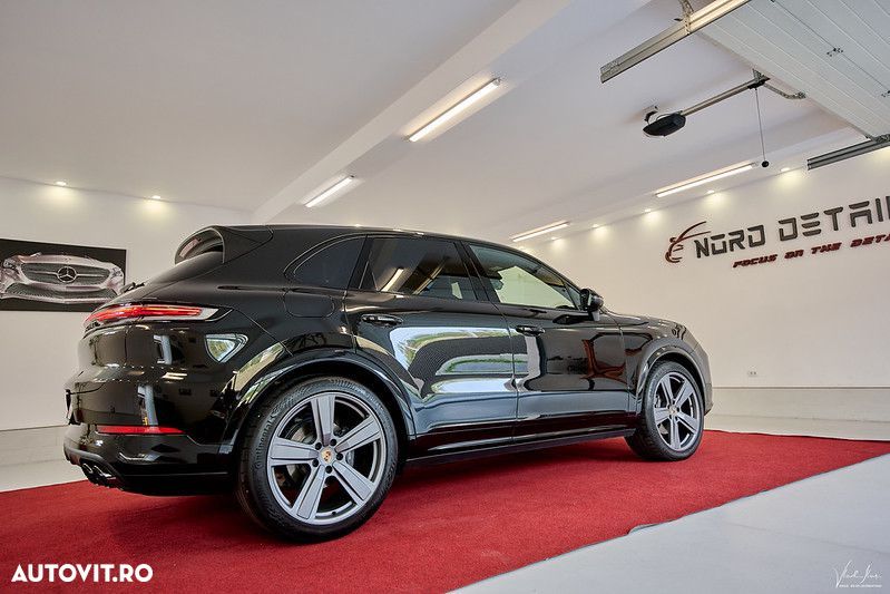 Porsche Cayenne Black Edition - 4