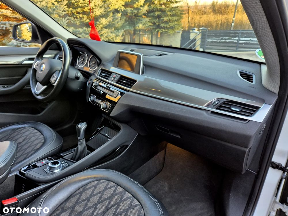 BMW X1 sDrive18d xLine - 8