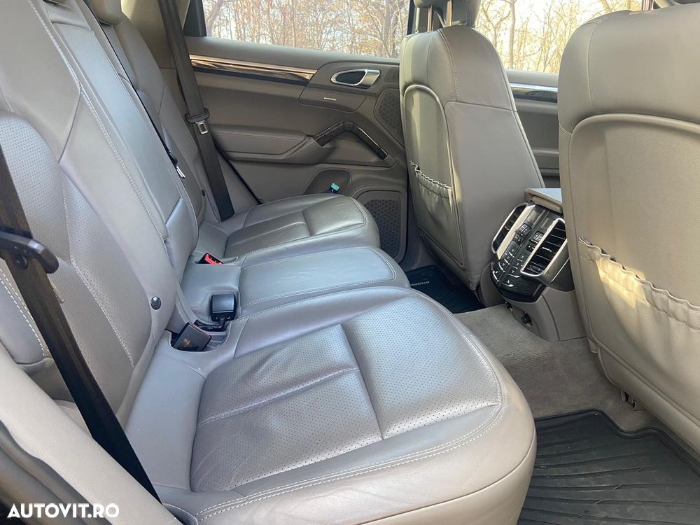 Porsche Cayenne - 3