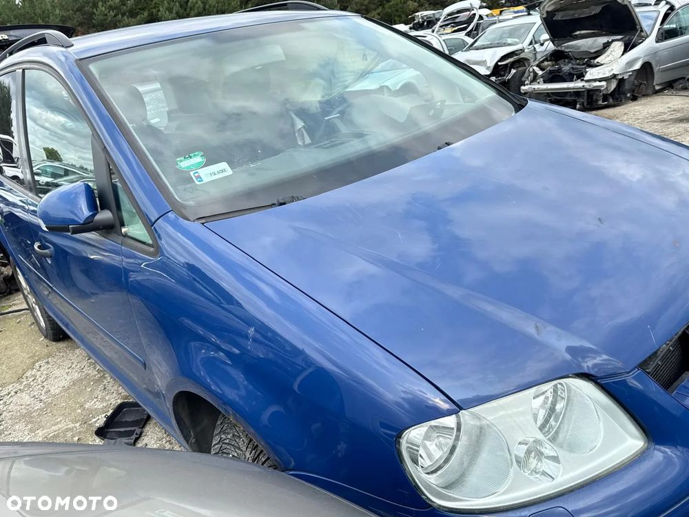 Volkswagen Touran  1.6TDI 2011r kod silnika CAYC Kod lakieru LR5T  Kod skrzyni NKA - 7
