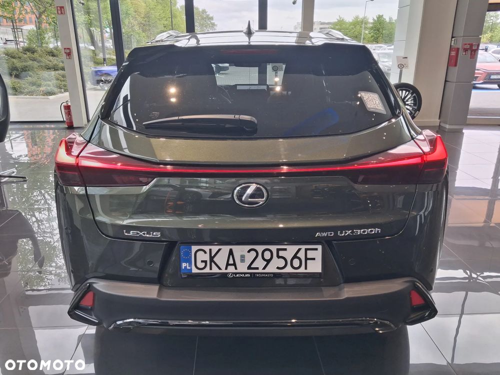 Lexus UX - 7