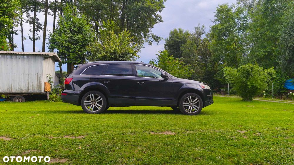Audi Q7 - 1