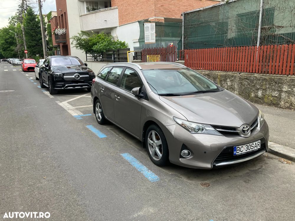 Toyota Auris 1.6 L Valvematic CVT Luna - 3