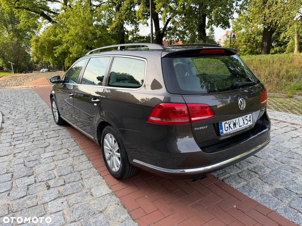 Volkswagen Passat 2.0 TDI BlueMotion Technology Exclusive - 6