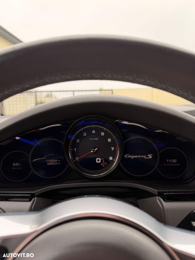 Porsche Cayenne - 9