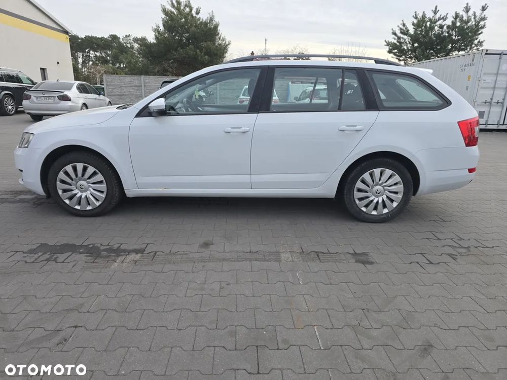 Skoda Octavia 1.6 TDI DPF Ambition - 3