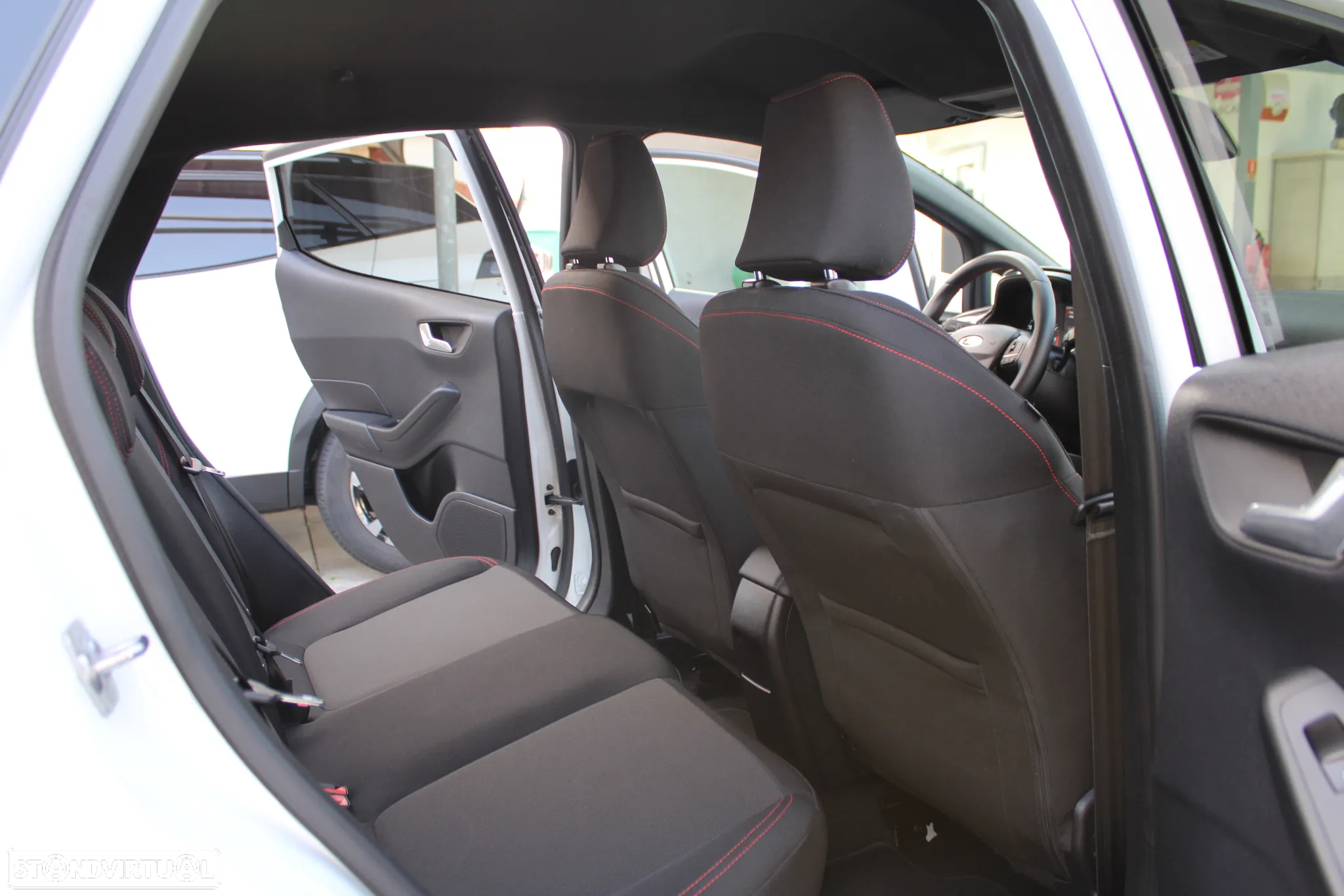 Ford Fiesta 1.0 EcoBoost ST-Line - 36