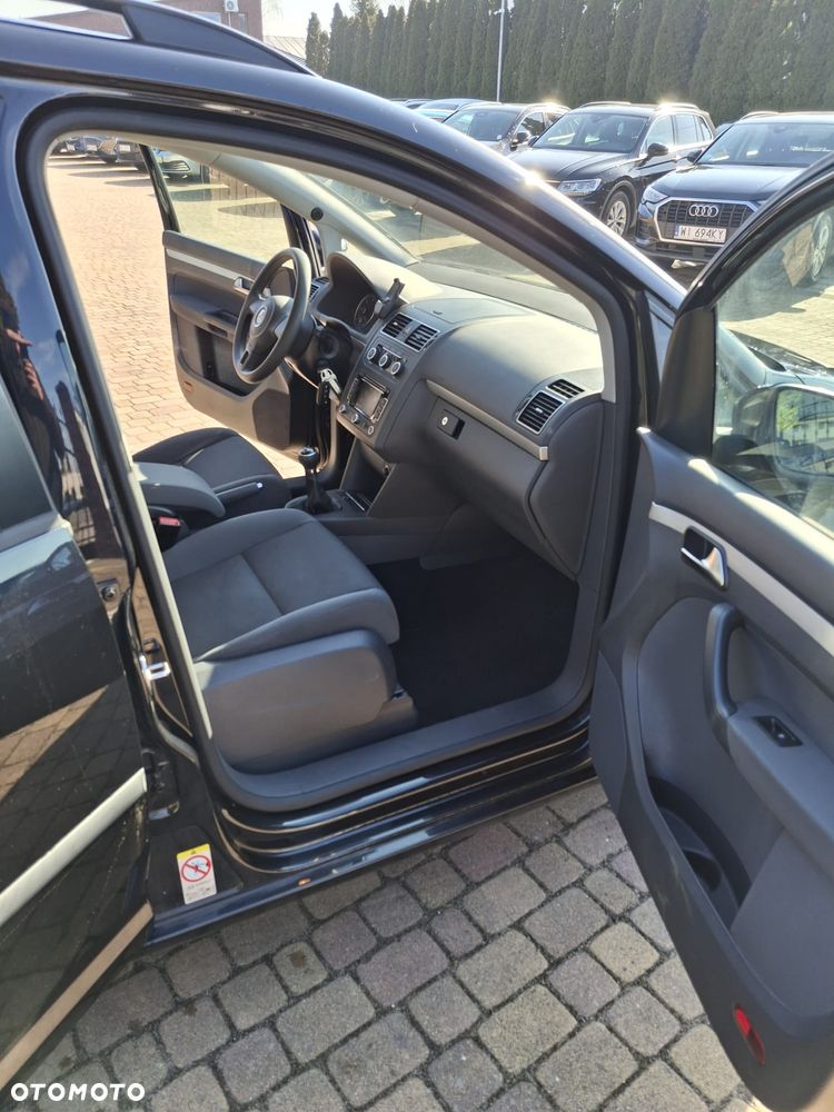 Volkswagen Touran - 13