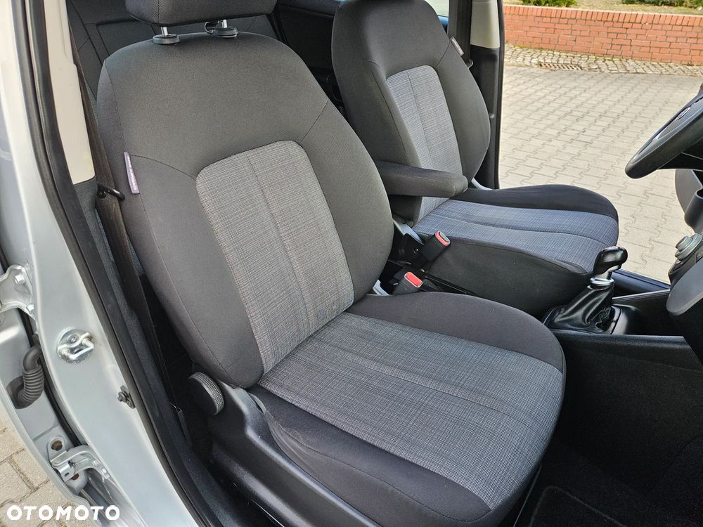 Kia Venga 1.6 CVVT Vision - 10