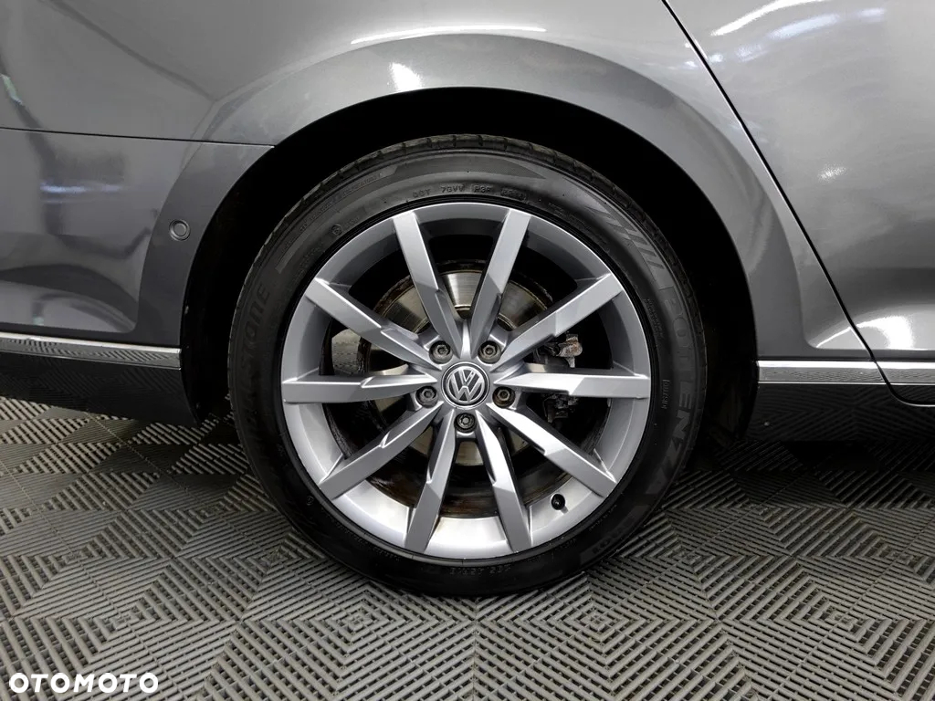 Volkswagen Passat 2.0 TDI BMT Highline DSG - 28