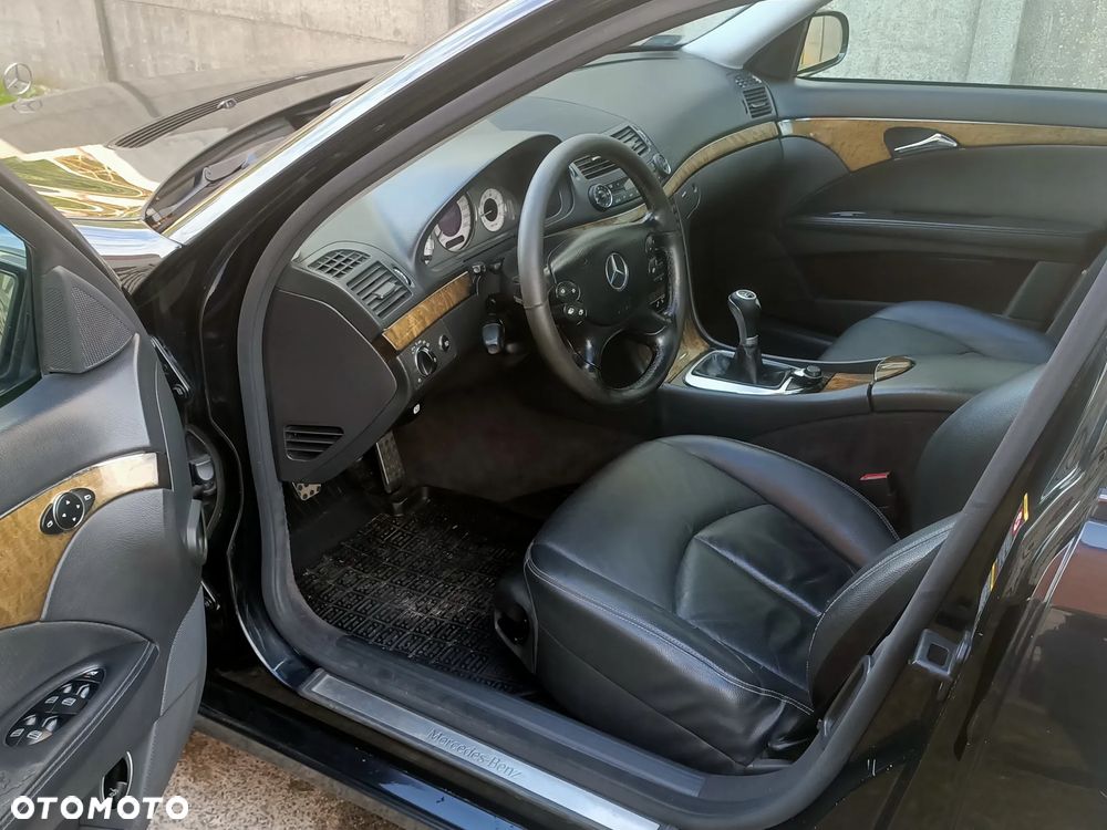 Mercedes-Benz Klasa E 200 Kompressor T Avantgarde - 9
