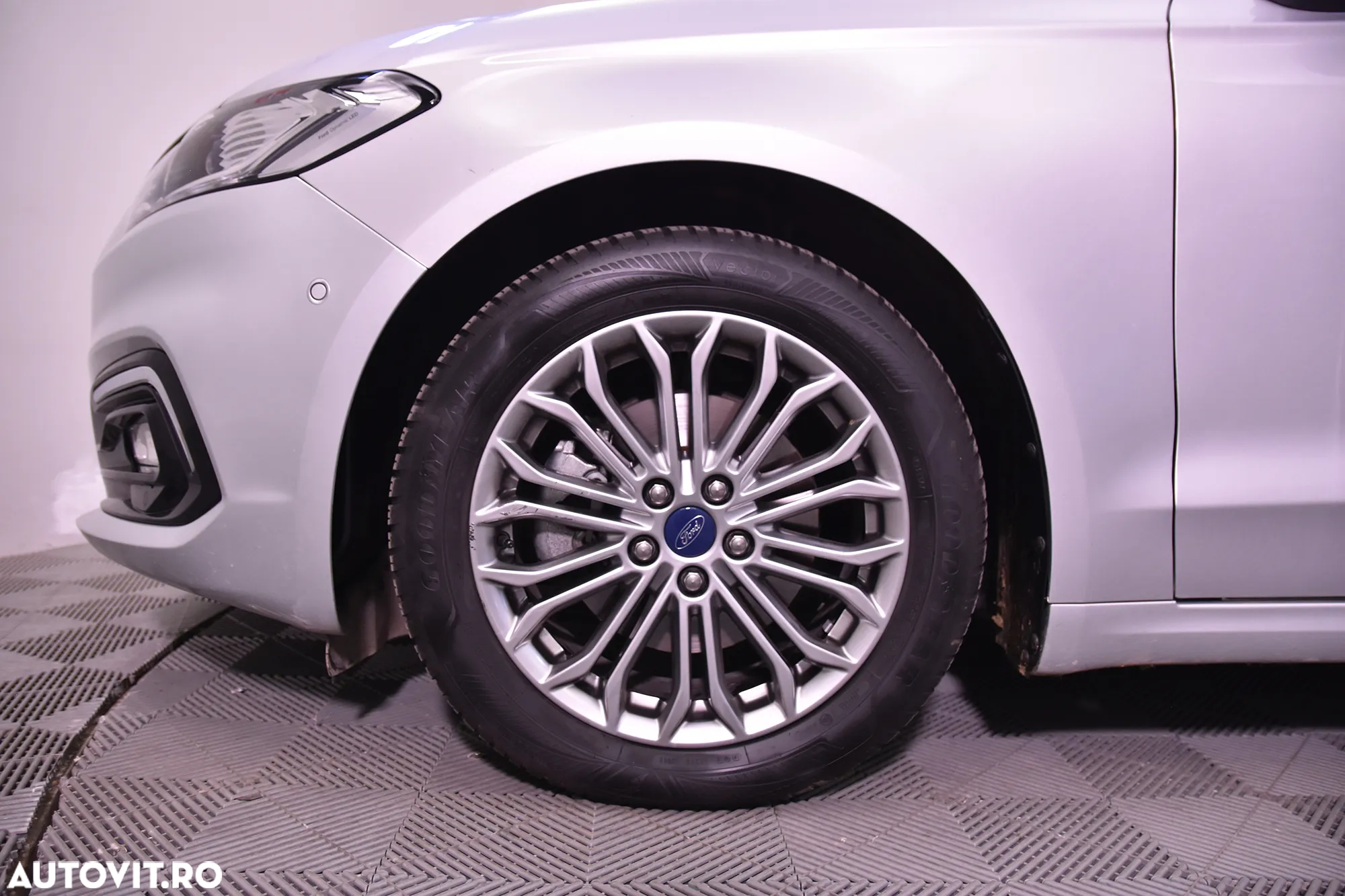 Ford Mondeo - 13