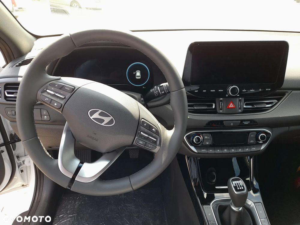Hyundai i30 1.5 T-GDI 48V Smart - 17